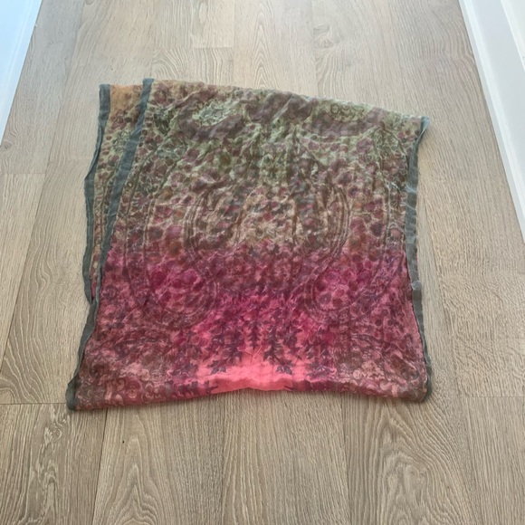 Aritzia Accessories - Aritzia Pink and Green Ombre Wool Scarf